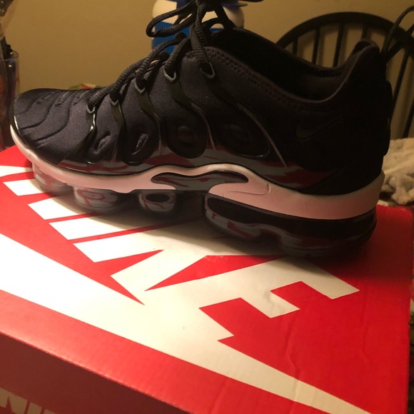 Men’s Vapormax Plus Sz 10 - Picture 2 of 4